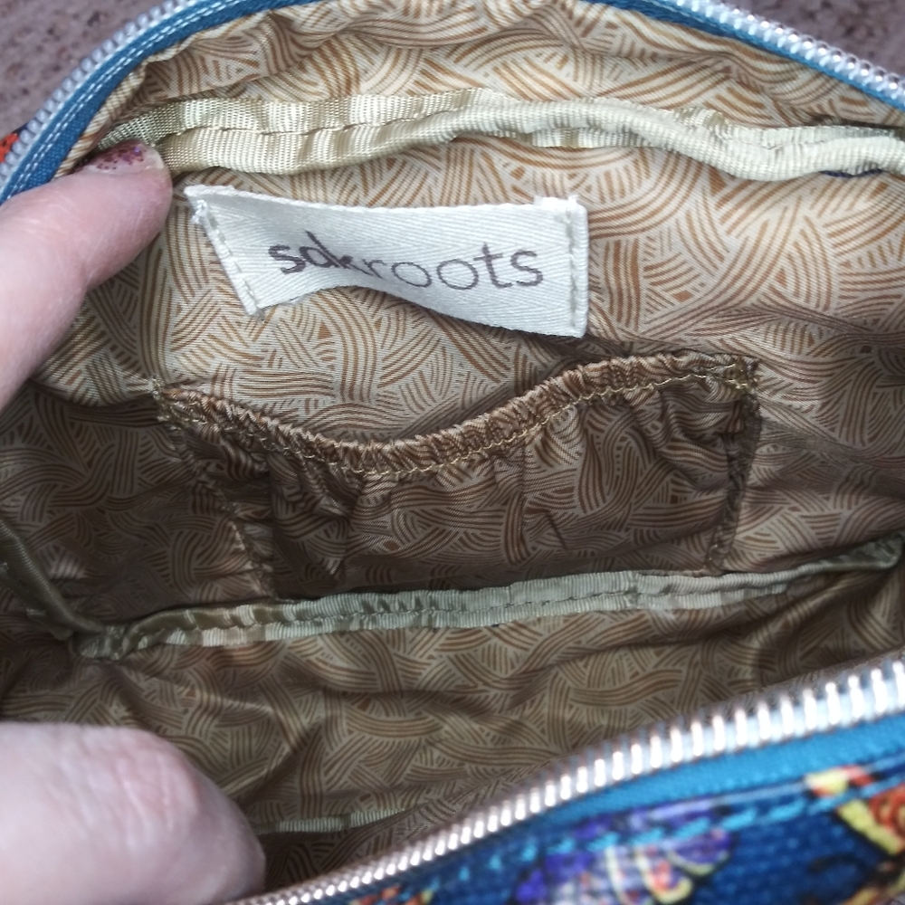 Sakroots "Love Love" Boho Multi Blue & Orange Floral, Zip Top Make-up Case - Picture 7 of 8